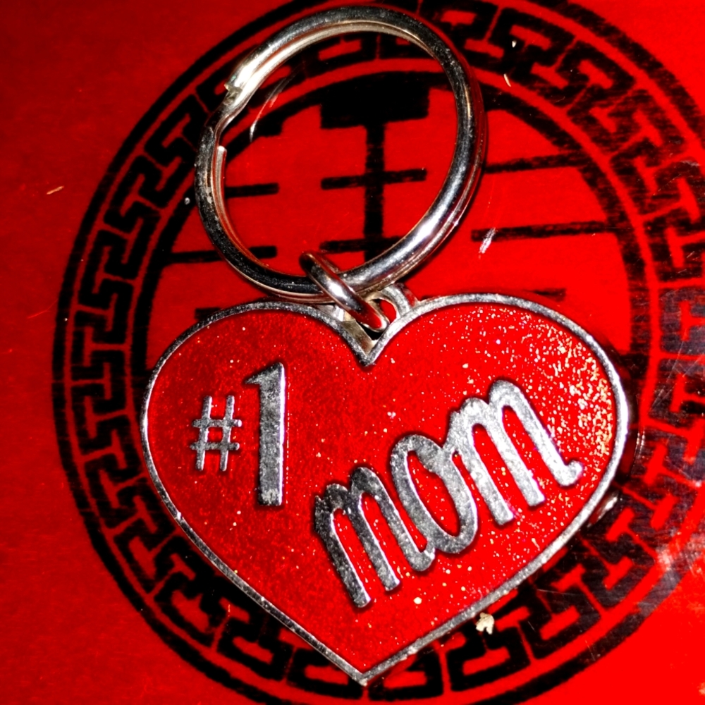Vintage number one mom heart keychain